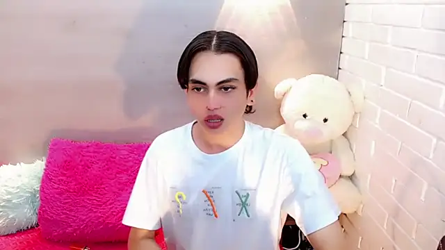 Snapshot of Daniela_Pink_ chatting on October 11, 2025, 7:37 pm Daniela Pink online show from October 11, 2025, 7:37 pm