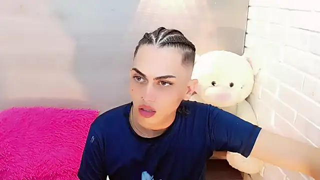 Snapshot of Daniela_Pink_ chatting on November 20, 2025, 7:47 pm Daniela Pink online show from November 20, 2025, 7:47 pm