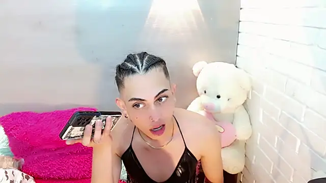 Snapshot of Daniela_Pink_ chatting on November 21, 2025, 7:13 pm Daniela Pink online show from November 21, 2025, 7:13 pm