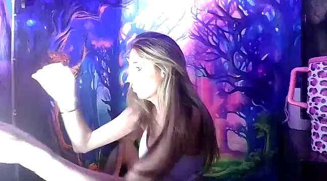 Snapshot of SarahStarr2020 chatting on December 16, 2024, 5:54 pm SarahStarr2020 online show from December 16, 2024, 5:54 pm