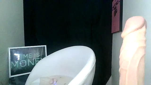 SarahStarr2020 online show from January 7, 2026, 8:08 am