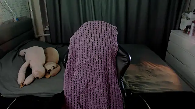 Snapshot of KiraYammy chatting on November 24, 2025, 11:16 pm KiraYammy online show from November 24, 2025, 11:16 pm