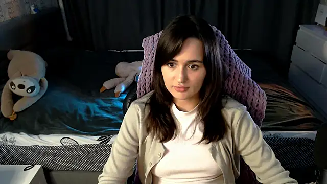 Snapshot of KiraYammy chatting on November 8, 2025, 10:35 pm KiraYammy online show from November 8, 2025, 10:35 pm