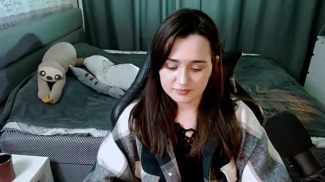 Snapshot of KiraYammy chatting on February 14, 2025, 5:57 pm KiraYammy online show from February 14, 2025, 5:57 pm