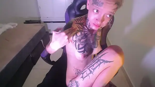 barbara anal squirt  online show from October 16, 2025, 9:01 pm