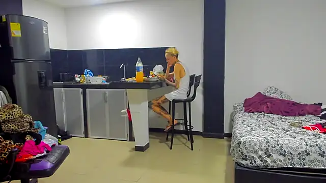 barbara anal squirt  online show from March 14, 2025, 2:31 am