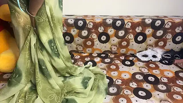 shuhana  online show from May 8, 2026, 4:49 am