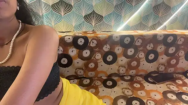 Snapshot of shuhana_ chatting on December 4, 2025, 4:55 am shuhana online show from December 4, 2025, 4:55 am