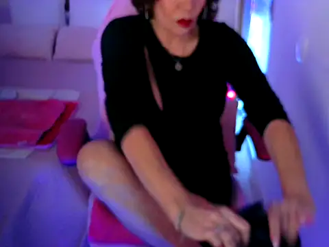 aubade246 online show from November 28, 2025, 1:33 pm