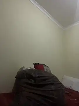 Gifttheskimaskboy online show from May 8, 2026, 1:42 am