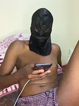 Gifttheskimaskboy online show from May 3, 2026, 5:38 pm