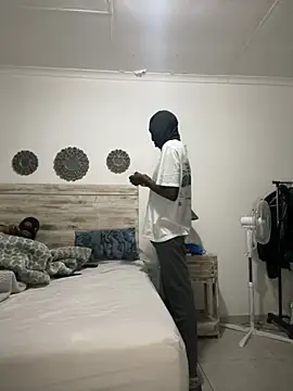 Gifttheskimaskboy online show from May 23, 2026, 5:12 pm