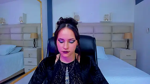 AnnyThompson  online show from November 6, 2025, 9:08 pm