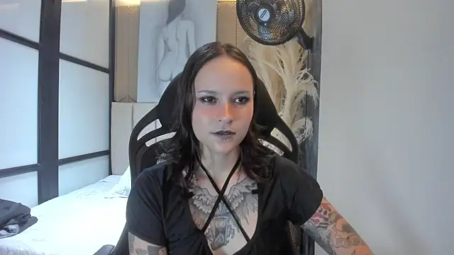 AnnyThompson  online show from March 23, 2026, 10:31 pm