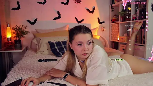 oceaneyesbb online show from November 1, 2025, 6:46 pm