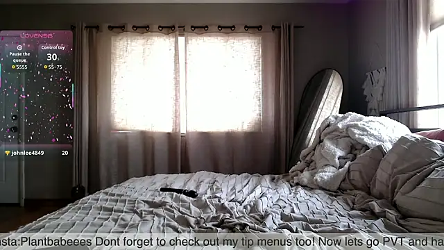 Snapshot of Plantbabeee chatting on October 10, 2025, 5:03 pm Plantbabeee online show from October 10, 2025, 5:03 pm