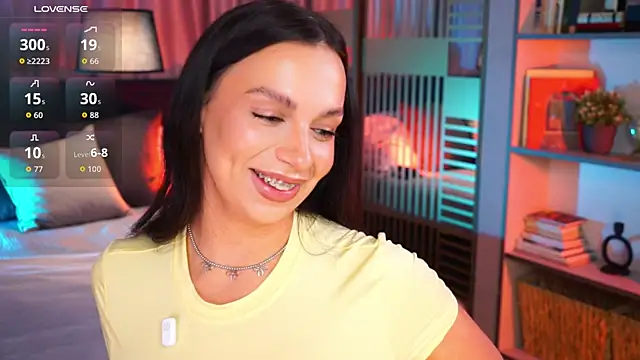 LunaNight online show from April 13, 2026, 9:41 pm