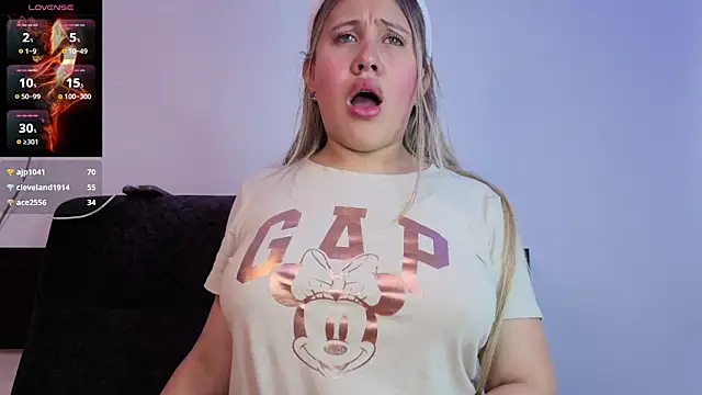 Snapshot of eleecttraa_12 chatting on October 27, 2025, 8:21 pm eleecttraa 12 online show from October 27, 2025, 8:21 pm