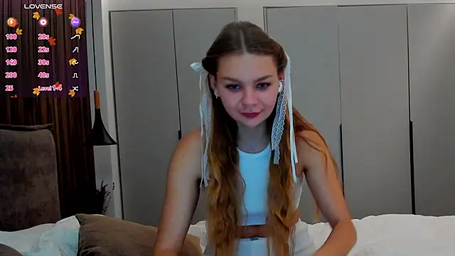 Molly sweetie online show from October 15, 2025, 6:33 am