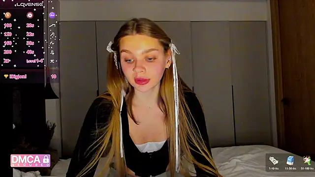 Molly sweetie online show from December 22, 2025, 7:36 pm