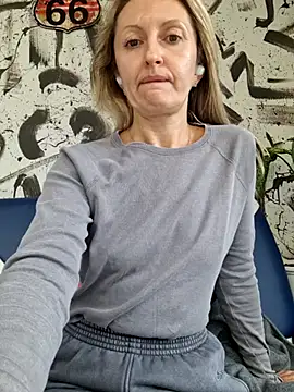 Snapshot of Miss____Mia_ chatting on October 1, 2025, 12:09 pm Miss Mia online show from October 1, 2025, 12:09 pm