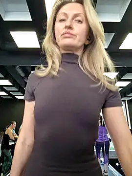 Snapshot of Miss____Mia_ chatting on February 26, 2025, 12:05 pm Miss Mia online show from February 26, 2025, 12:05 pm