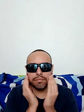 ElSunEagle online show from May 23, 2026, 2:32 am