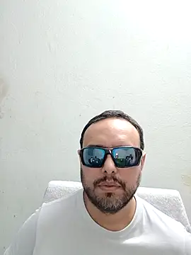 ElSunEagle online show from May 3, 2026, 2:38 am