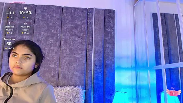 GiselOrtiz online show from December 23, 2025, 10:36 am