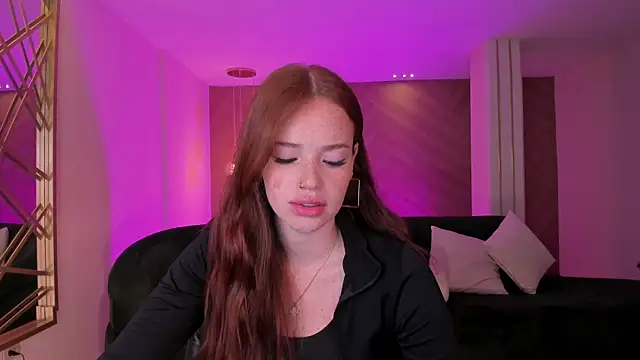 CorinneRusso online show from April 16, 2026, 12:28 pm