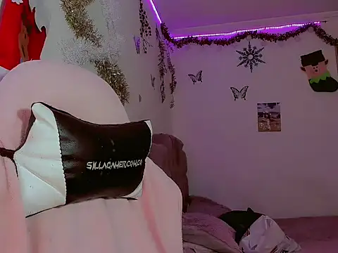 madisonx17 online show from January 11, 2026, 12:28 am