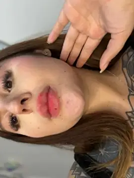 ValerieHilton online show from December 21, 2025, 1:19 am