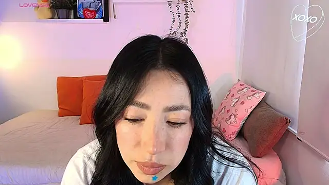 Snapshot of lilyy_evanss chatting on April 9, 2026, 10:27 pm lilyy evanss online show from April 9, 2026, 10:27 pm