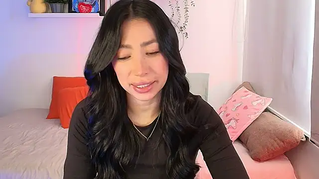 Snapshot of lilyy_evanss chatting on April 8, 2026, 10:00 pm lilyy evanss online show from April 8, 2026, 10:00 pm