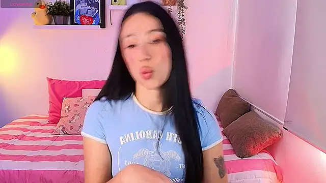 Snapshot of lilyy_evanss chatting on March 6, 2026, 8:48 pm lilyy evanss online show from March 6, 2026, 8:48 pm