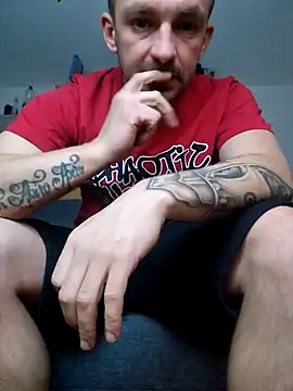 Snapshot of magicSeX4You chatting on December 4, 2025, 10:42 pm magicSeX4You online show from December 4, 2025, 10:42 pm