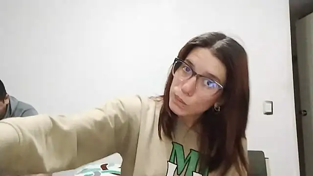 Snapshot of Luna-e-Franco1 chatting on April 16, 2026, 10:56 pm Luna-e-Franco1 online show from April 16, 2026, 10:56 pm