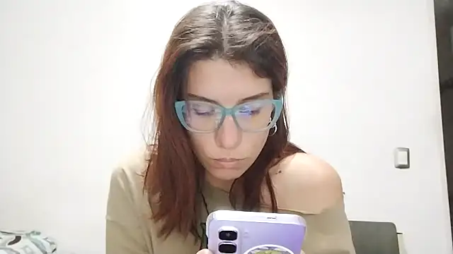 Snapshot of Luna-e-Franco1 chatting on April 25, 2026, 10:51 pm Luna-e-Franco1 online show from April 25, 2026, 10:51 pm