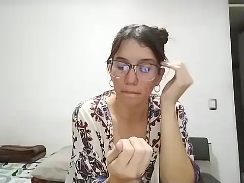 Snapshot of Luna-e-Franco1 chatting on April 23, 2026, 12:06 am Luna-e-Franco1 online show from April 23, 2026, 12:06 am