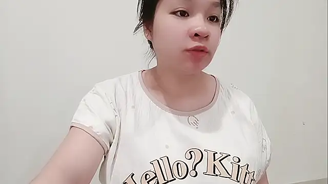 Milajinxi online show from May 15, 2026, 1:03 am