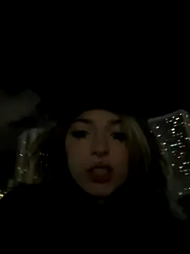 LoraaDoll online show from November 15, 2025, 4:33 pm