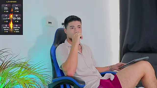 EdwardRoss  online show from December 20, 2025, 8:12 pm