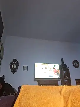 LYZBORNHD online show from October 14, 2025, 9:36 pm