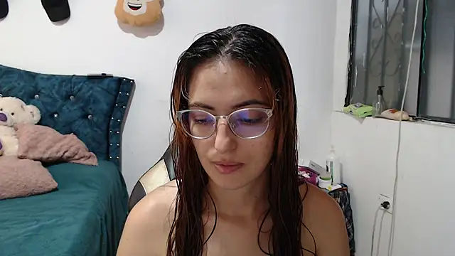 Snapshot of Kate_lorens9 chatting on May 12, 2026, 2:34 pm Kate lorens9 online show from May 12, 2026, 2:34 pm