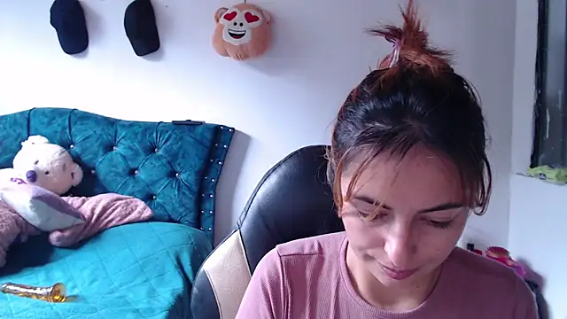 Snapshot of Kate_lorens9 chatting on May 14, 2026, 2:25 pm Kate lorens9 online show from May 14, 2026, 2:25 pm