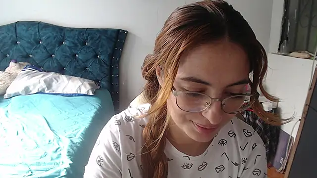 Snapshot of Kate_lorens9 chatting on July 22, 2026, 1:57 pm Kate lorens9 online show from July 22, 2026, 1:57 pm