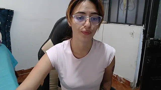 Snapshot of Kate_lorens9 chatting on May 7, 2026, 12:52 pm Kate lorens9 online show from May 7, 2026, 12:52 pm