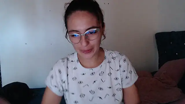 Snapshot of Kate_lorens9 chatting on August 3, 2026, 2:12 pm Kate lorens9 online show from August 3, 2026, 2:12 pm