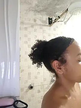 Snapshot of Julia_Pretinha chatting on September 10, 2025, 1:37 am Julia Pretinha online show from September 10, 2025, 1:37 am