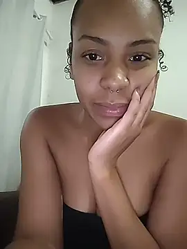 Julia Pretinha online show from December 4, 2025, 1:21 pm